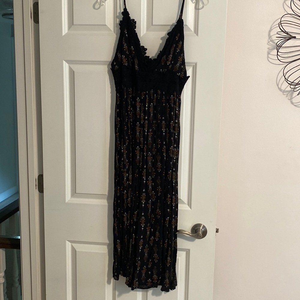 High-waist romper! Cute, thick lace band. Super flowy.